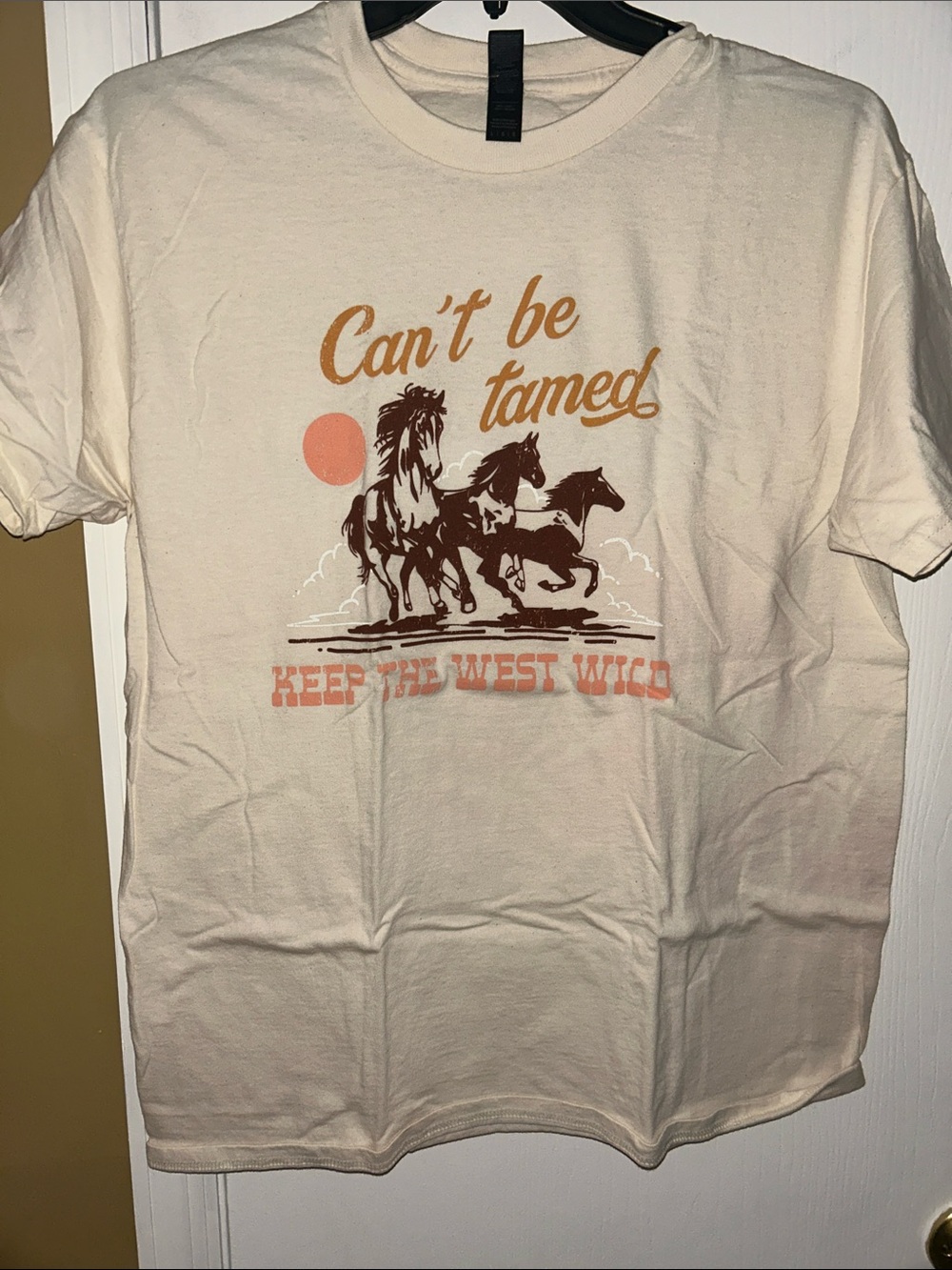 Can't Be Tamed Graphic Tee - Cream Horses Print